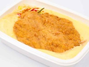 Piept de curcan in pane de alune cartofi piure M