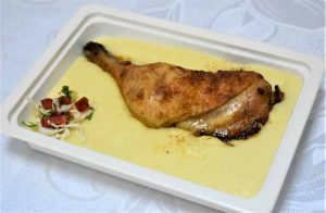 Pulpa crocanta pui tava cartofi piure B-Pulpa intreaga de pui, cartofi piure