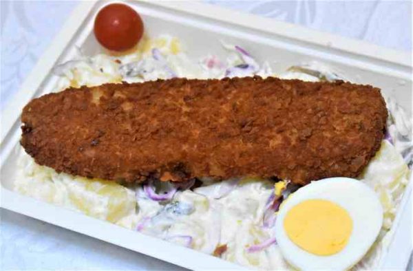 R-Salata bavareza de cartofi,cod pane