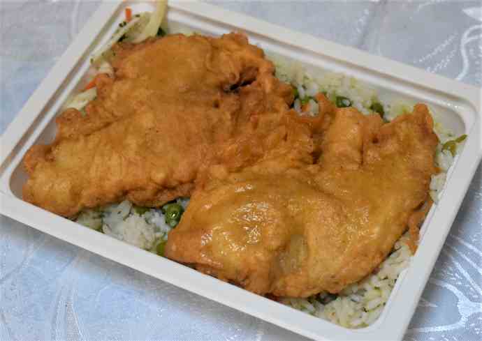 File salau parizian orez legume B-Snitel parizian de pui, orez cu legume si porumb