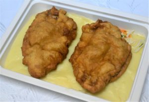 Cotlet porc parizian cartofi piure B-Snitel parizian de pui, cartofi piure