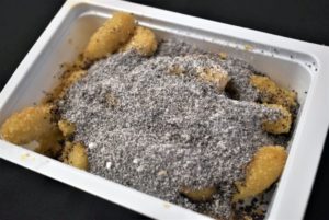 I-Nudli cu mac si zahar pudra