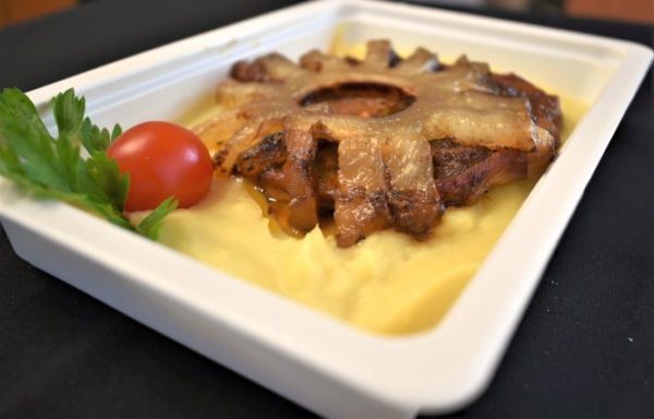 C-Friptura tiganeasca de porc,cartofi piure