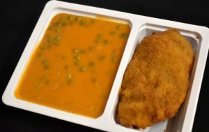 Snitel vienez mazare sote B-Snitel de pui, mancare de mazare