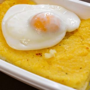 B-Mamaliguta cu branza, ou si smantana