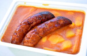 Papricas cartofi carnati B-Papricas de cartofi cu carnati de casa