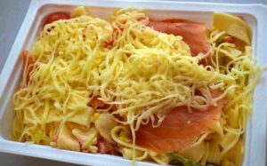 F-Salata de paste cu somon fume